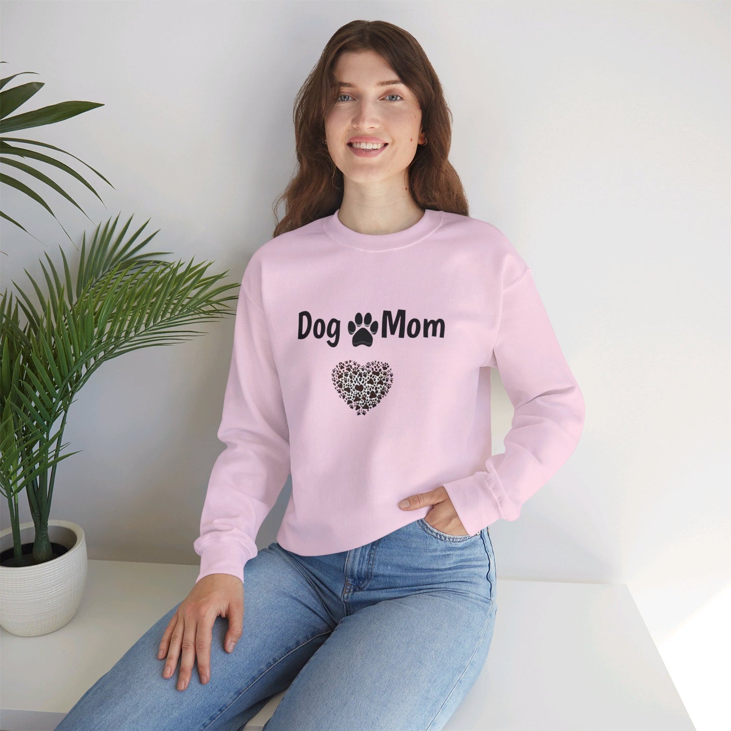 Dog Mom Unisex Heavy Blend™ Crewneck Sweatshirt