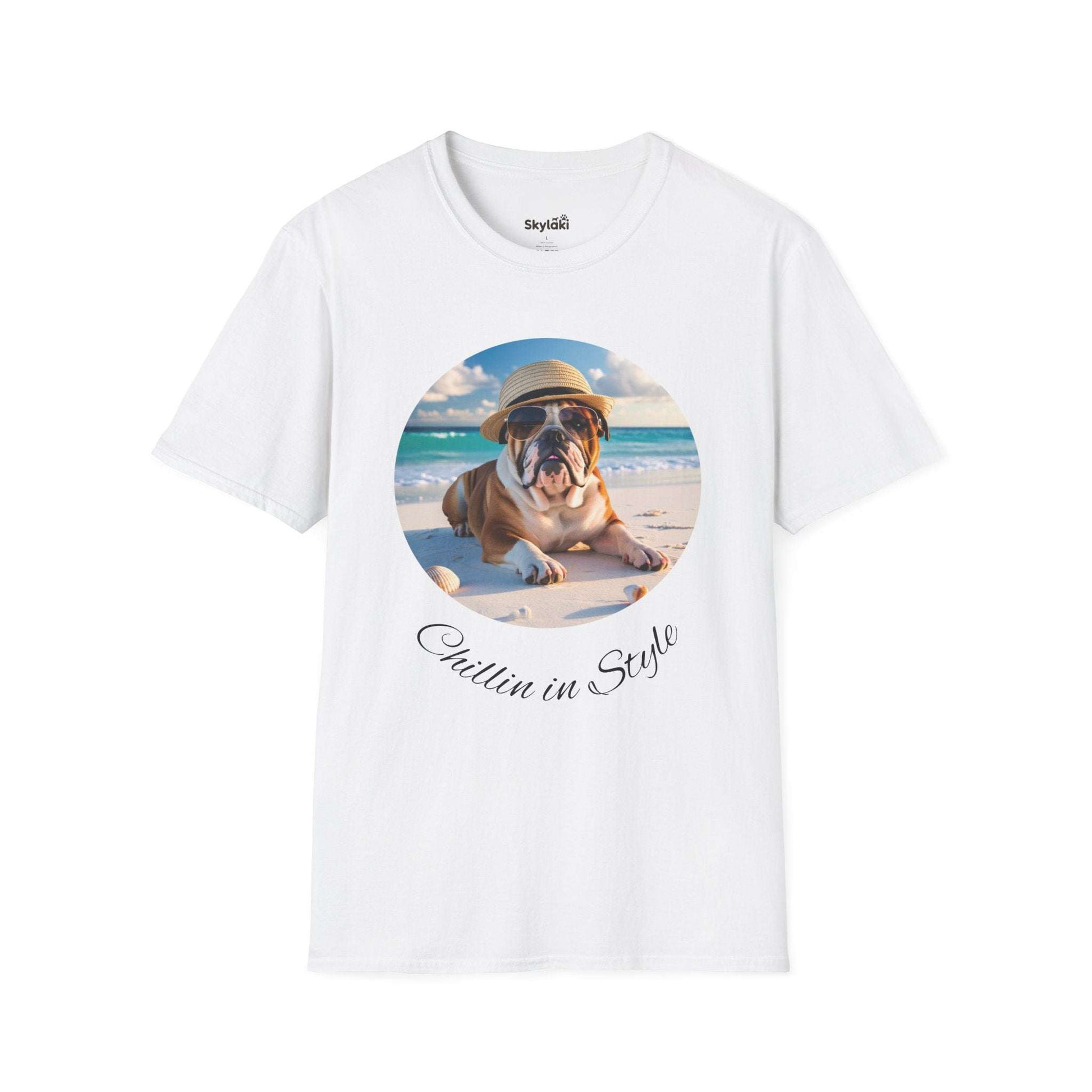 Dog lovers' Chillin' in Style Bulldog Beach T-Shirt for Casual Vibes