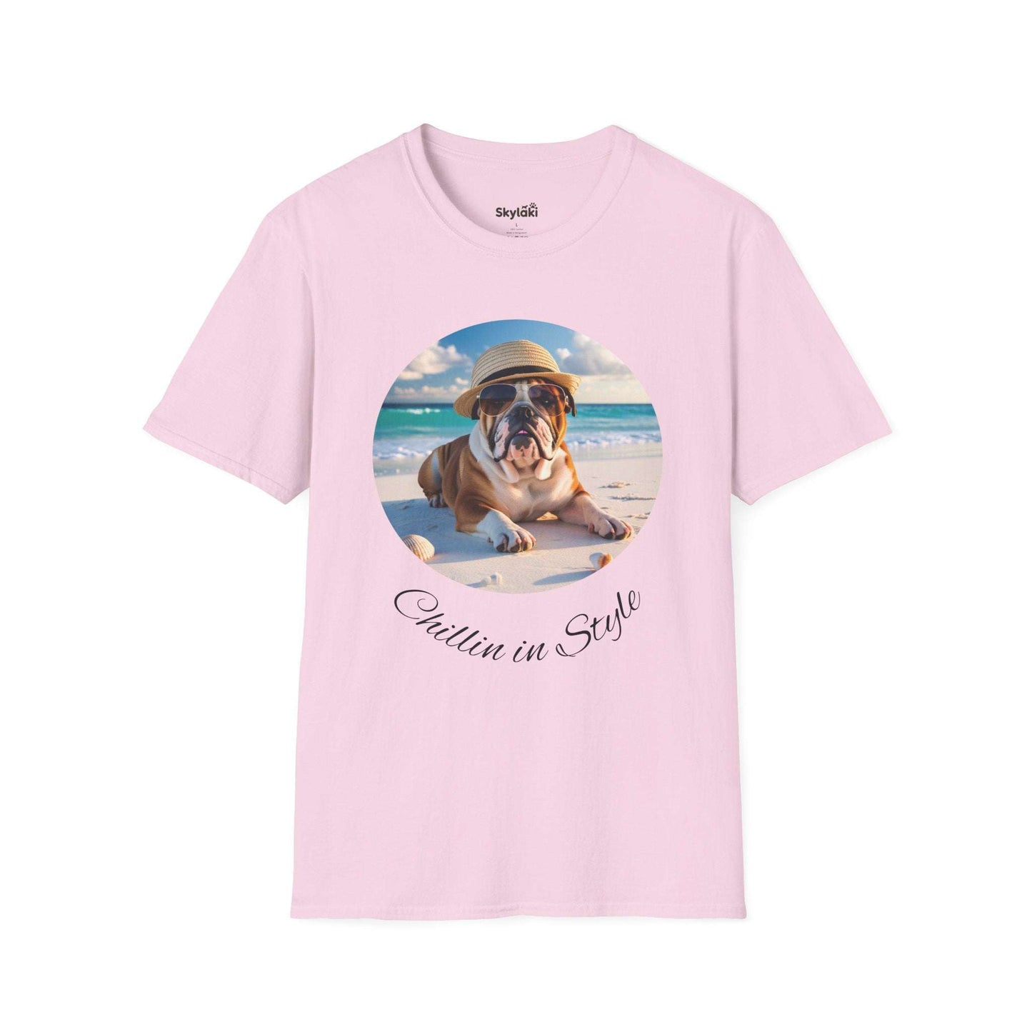Dog lovers' Chillin' in Style Bulldog Beach T-Shirt for Casual Vibes